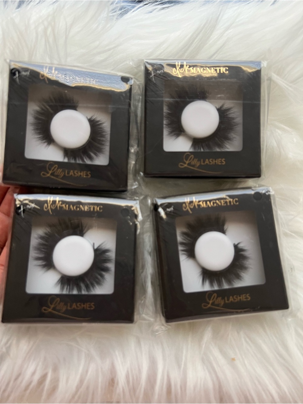 Lilly Lashes Magnetic Faux Mink Lashes — Black Dramatic Volume